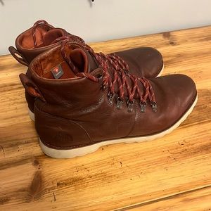 North Face men’s boots 11